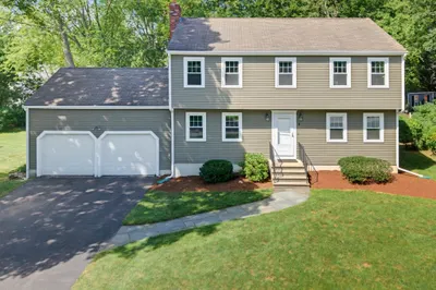 4 Lewis Drive 1