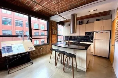 121-123 Beach St #501 1