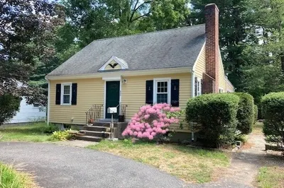 480 Brook St 1