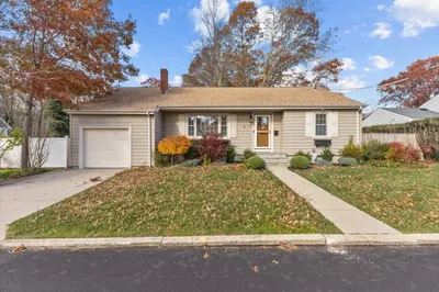 59 Longwood Ave 1