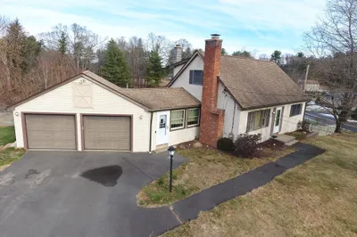 4 Woodside Cir 1