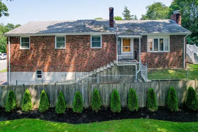 7 Carol Street