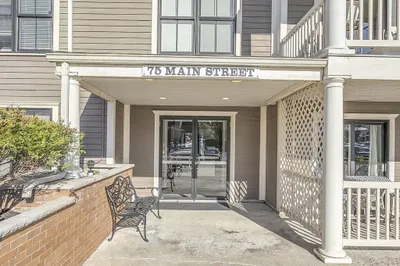 75 Main St #103 1