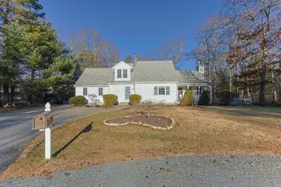 30 Flicker Ln