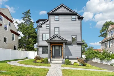 25 Bentley St #1