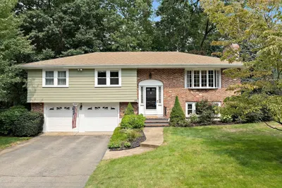 68 Heather Ln