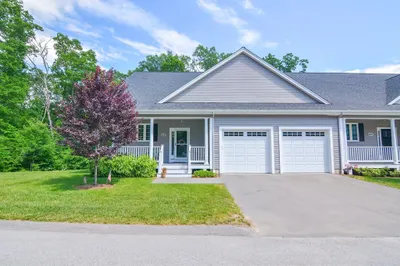 416 Village Ln #416 1