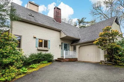 18 Ridgeview Dr
