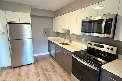 846 Massachusetts Ave #4A 1