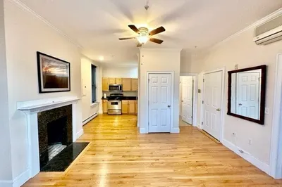 435 Beacon St #4 1
