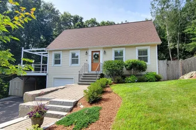 12 Boulder Hill Ln