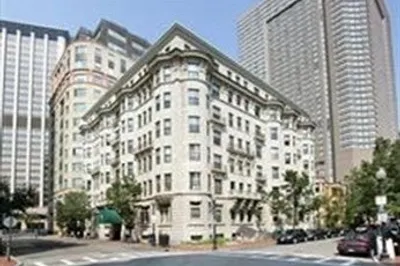 8 Garrison St #302