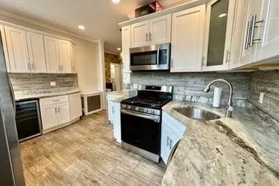 453 Washington St #1