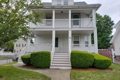 18 Webster St #18