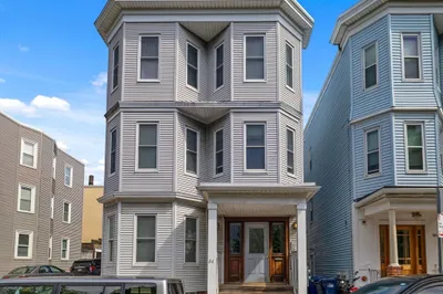 84 Marine Rd 1