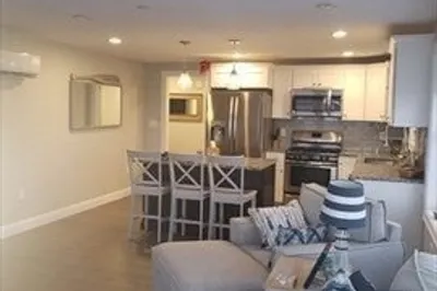 62 CaBle Ave #B 1