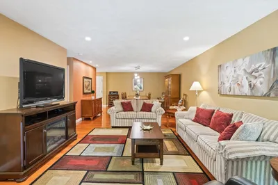 7 Ledgewood Way #3