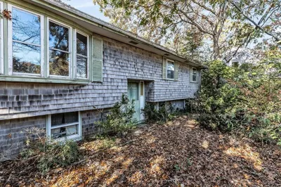 11 Madeline Rd