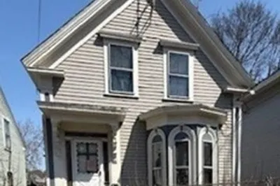 118 Bartlett Street