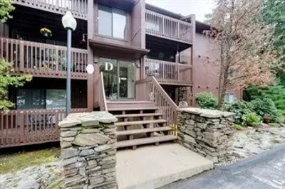 340 Sunderland Rd #18A