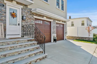 79 Temple St #2 1