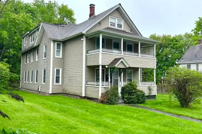 77 Conway St 1