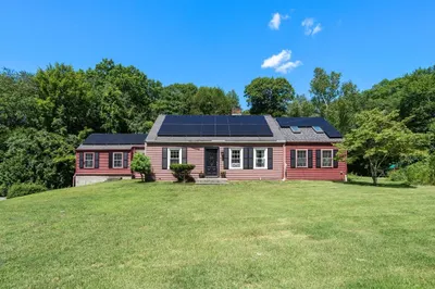 48 Brimfield Rd 1