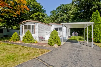 17 Parkwood Dr