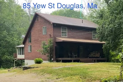 85 Yew St 1