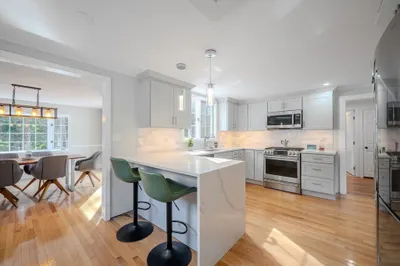 4 Hog Hill Rd