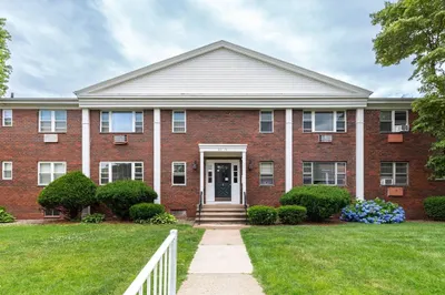69 Regency Park Dr #69 1