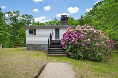 101 Edgewater Dr 1