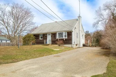 7 Marina Dr