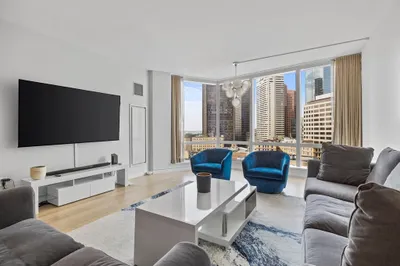 1 Franklin St #1807