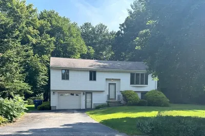 83 Bridle Path Ln