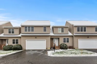 150 Ariel Cir #150