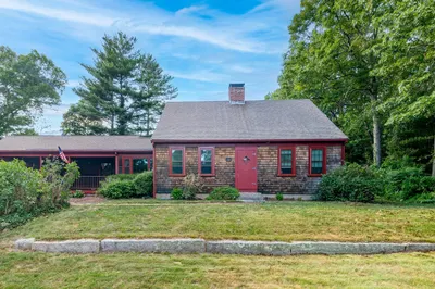 221 Circuit Street 1