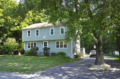 142 Chestnut St
