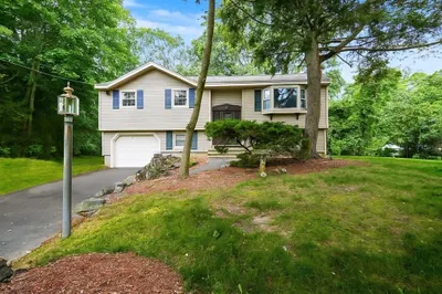 9 Carriage Road 1