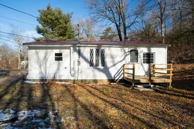228 Amherst Rd 1