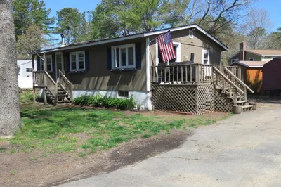 10 Albatross Ave