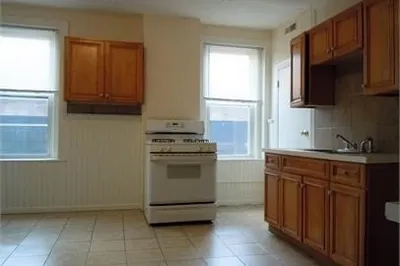 31 Elmwood St #4
