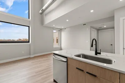 211 Green St #504