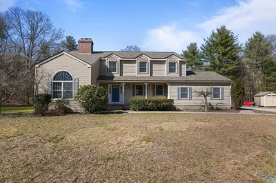 17 Royal Crest Dr