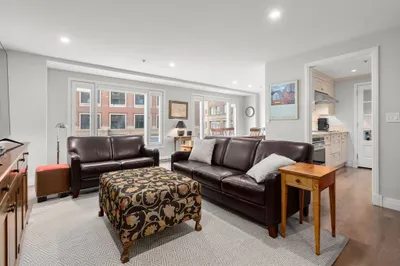 20 Rowes Wharf #302