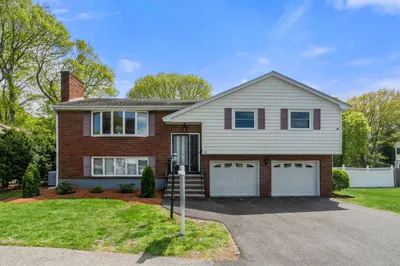 16 Fieldstone Dr