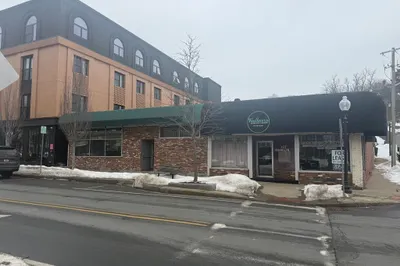 437-445 Franklin St 1