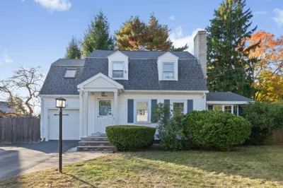 20 Village Rd