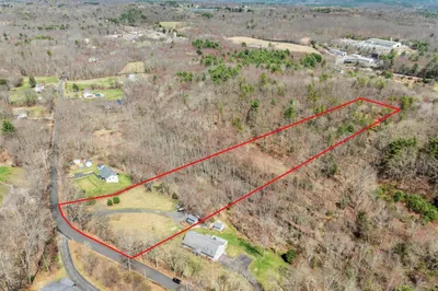 32 Town Farm Rd 1