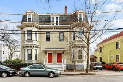 118 Pearl St #1